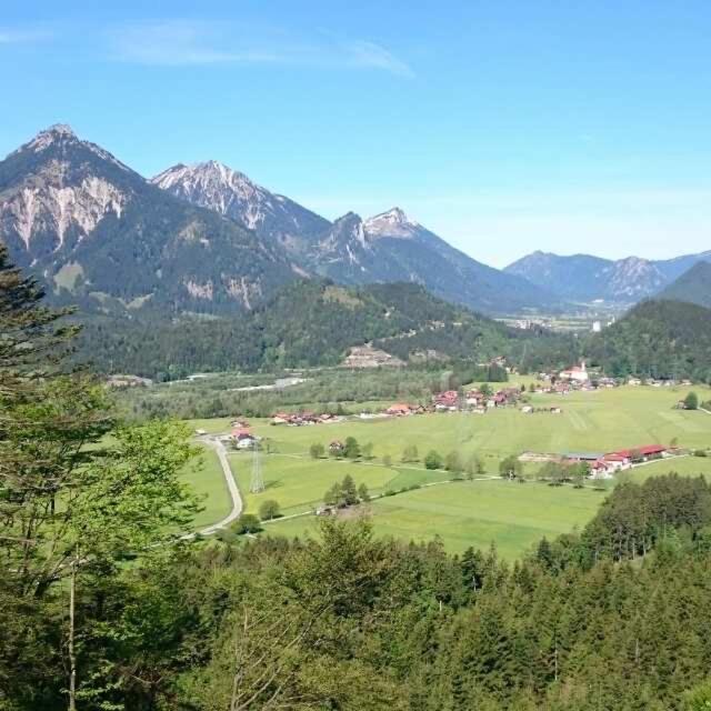 Appartamento Gutshof Zum Schluxen Pinswang Esterno foto