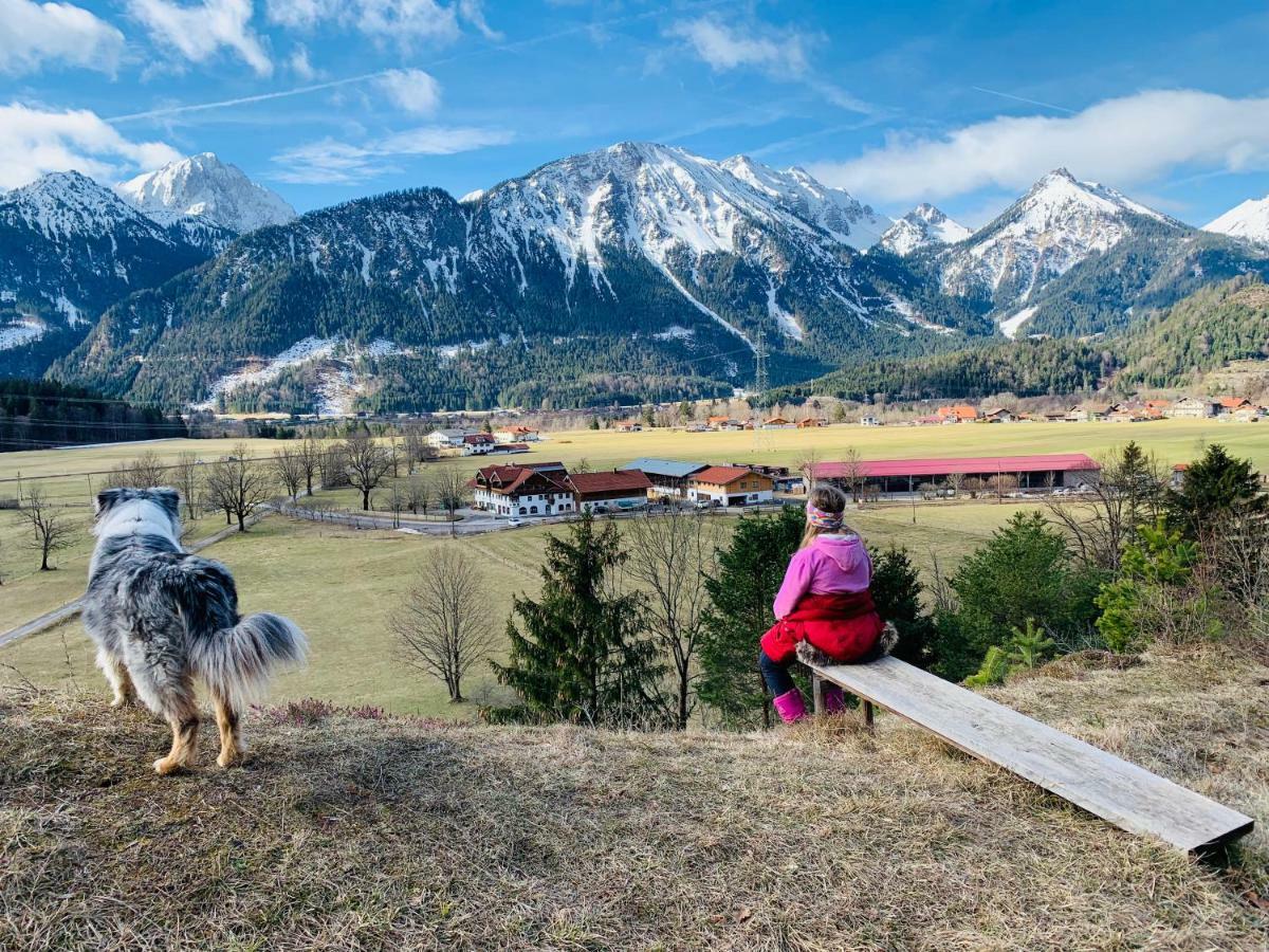 Appartamento Gutshof Zum Schluxen Pinswang Esterno foto