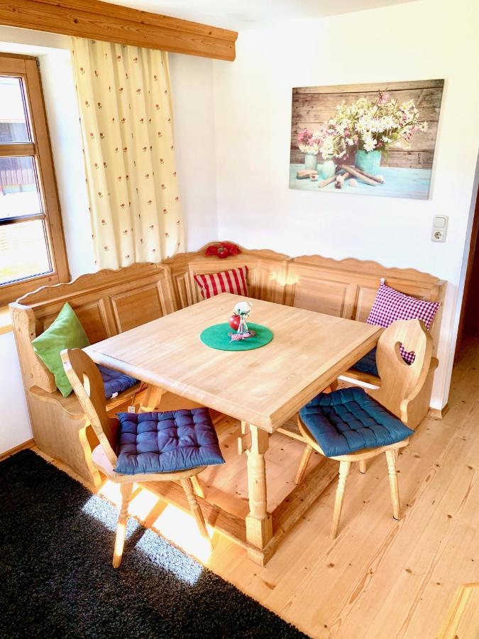 Appartamento Gutshof Zum Schluxen Pinswang Esterno foto