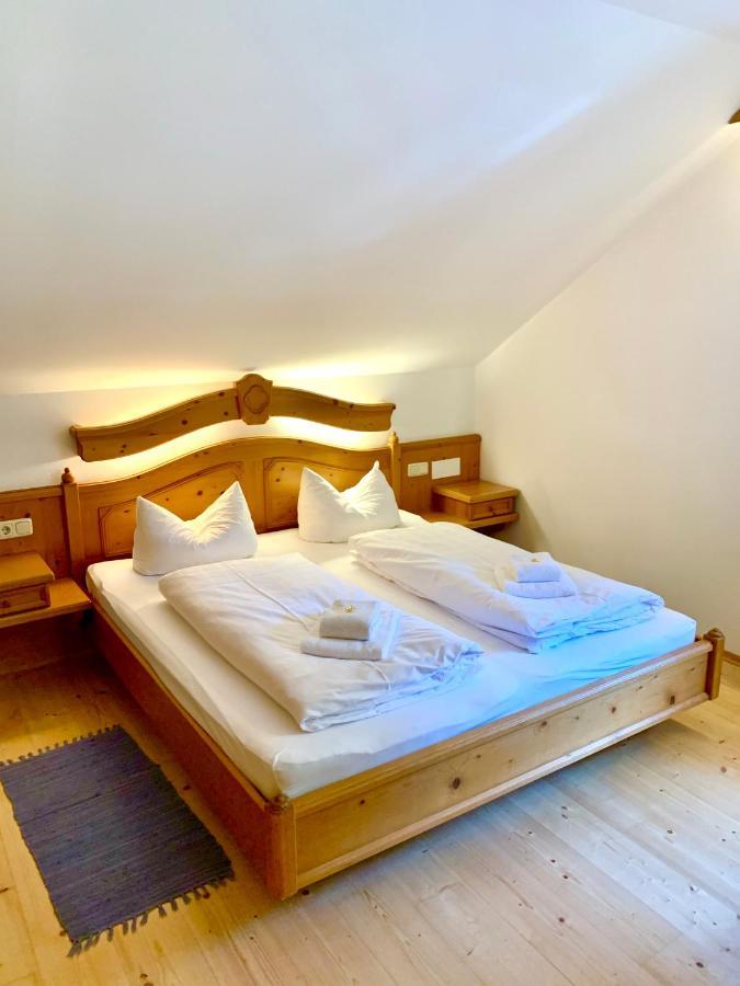 Appartamento Gutshof Zum Schluxen Pinswang Esterno foto