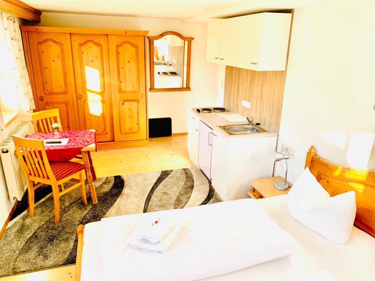 Appartamento Gutshof Zum Schluxen Pinswang Esterno foto