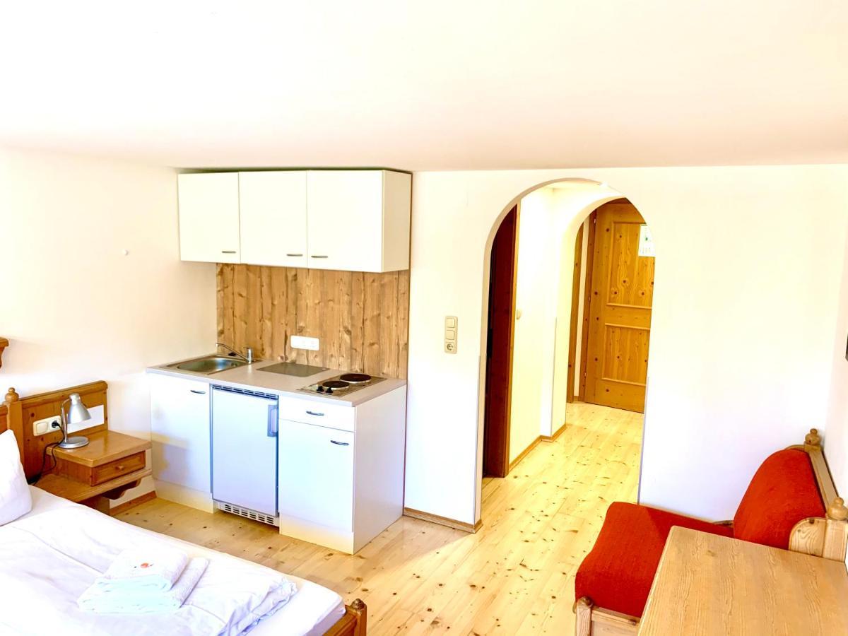 Appartamento Gutshof Zum Schluxen Pinswang Esterno foto
